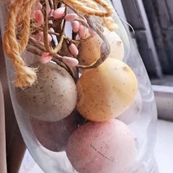 Spring Prim. Decor - Picture 2 of 3